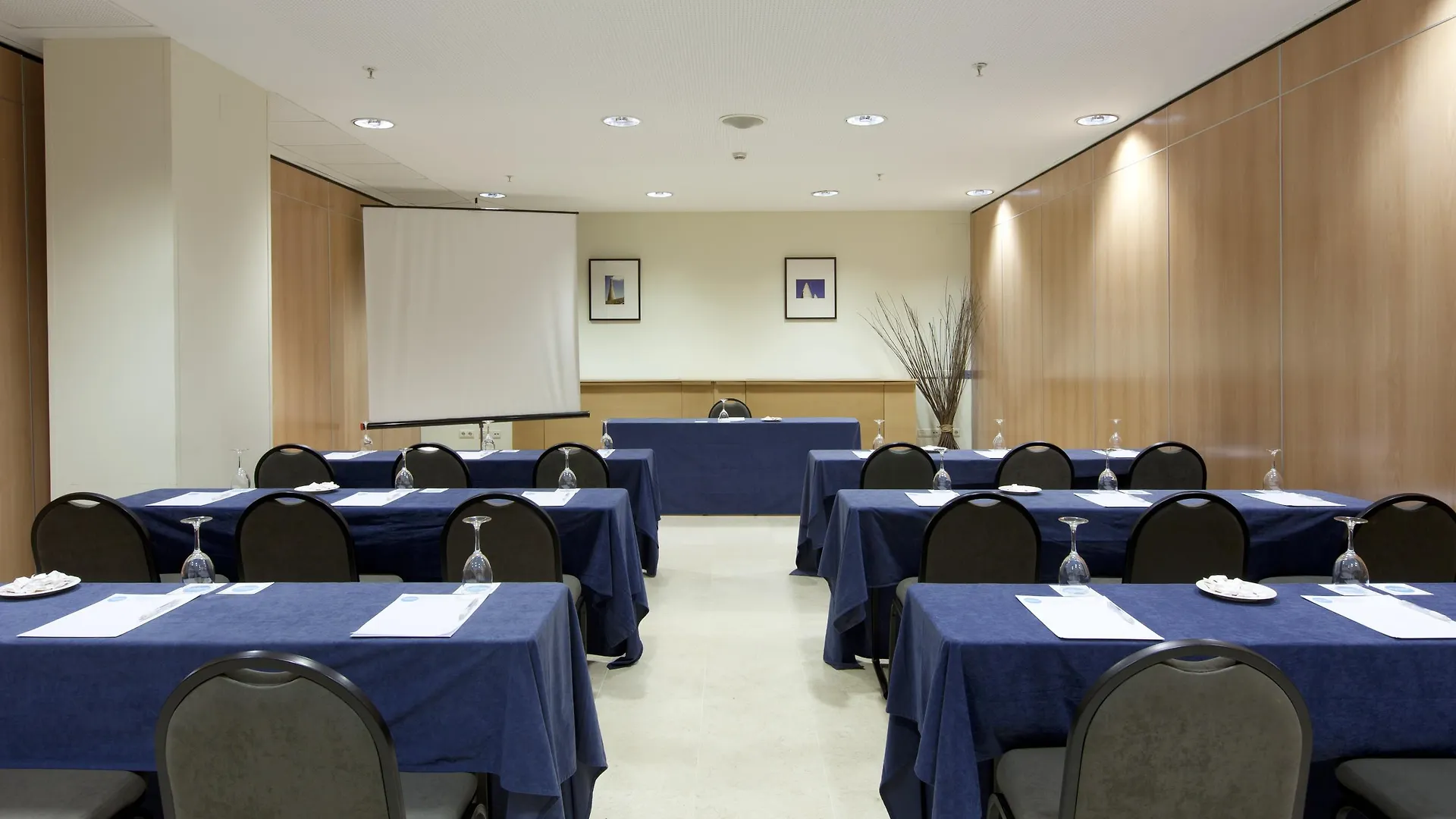 Vertice Sevilla 4*, إشبيلية إسبانيا