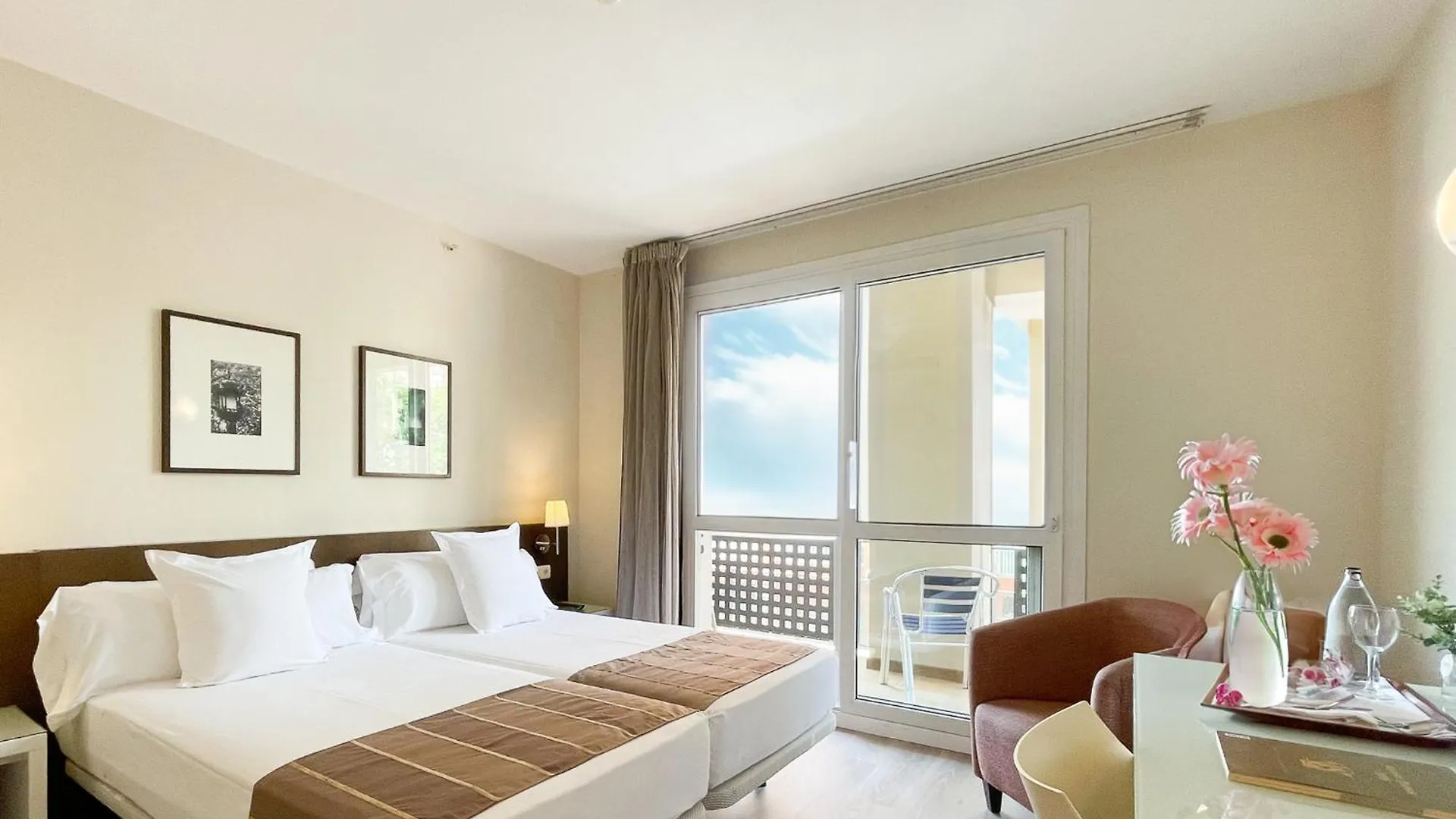 Vertice Sevilla 4*, إشبيلية