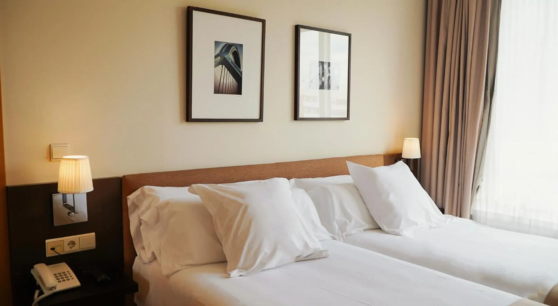 Vertice Sevilla 4*, إشبيلية