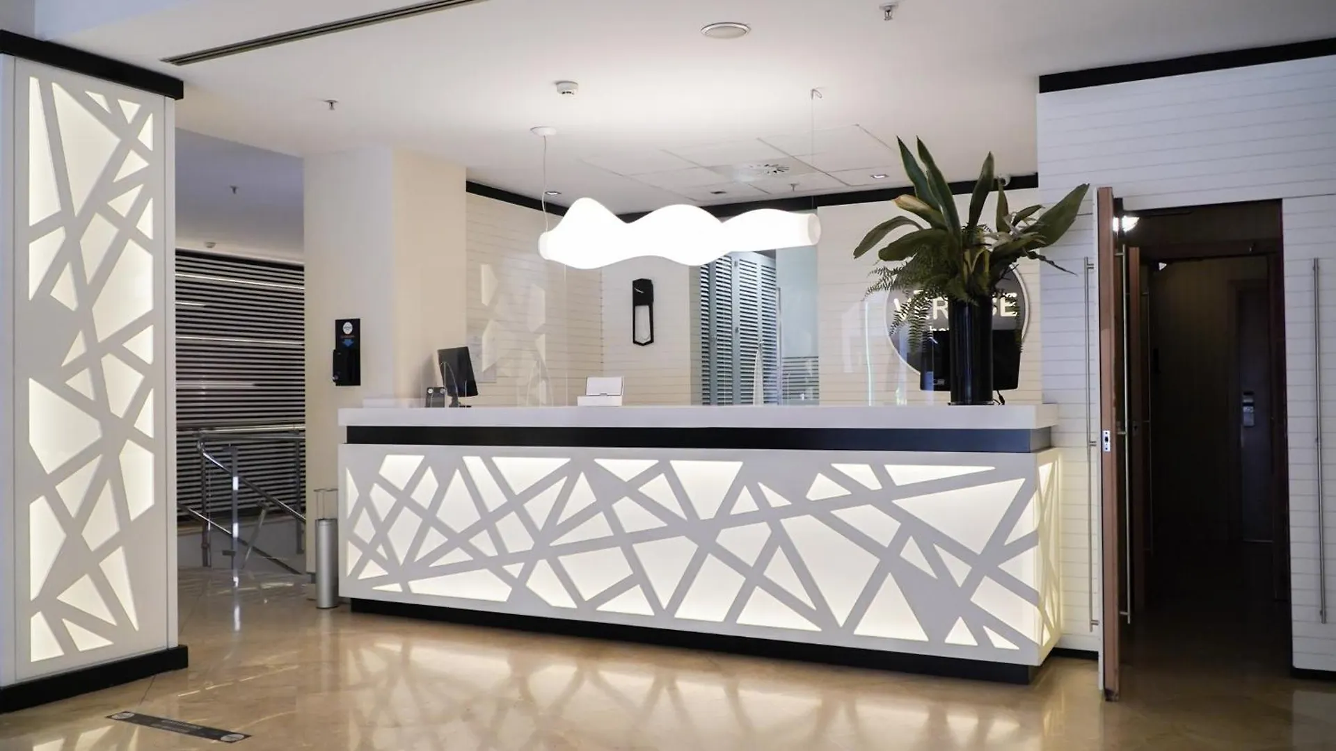 **** Hotel Vertice Sevilla Španělsko